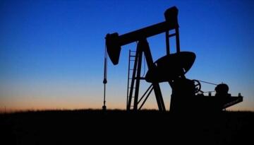ABD petrol fiyatı tahminini yükseltti