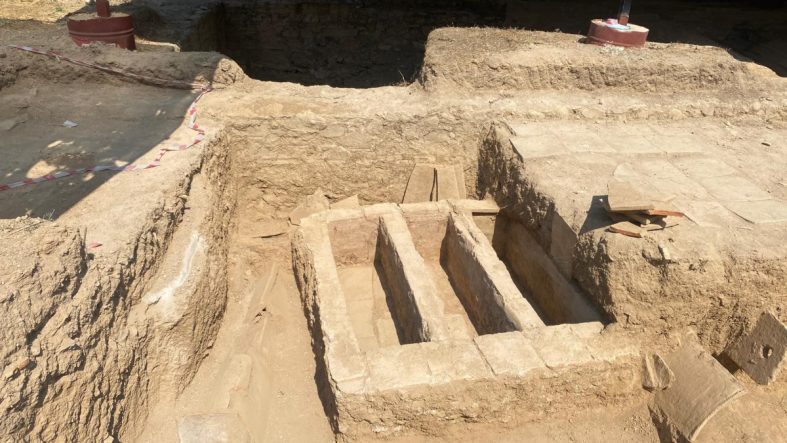 Bursa'da Roma dönemine ait mozaik ve mezarlar bulundu