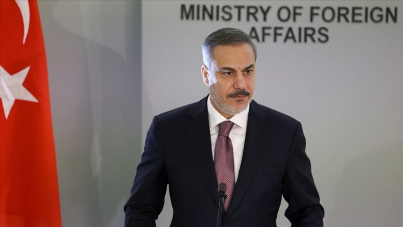Dışişleri Bakanı Hakan Fidan'dan İrlanda'ya ilk ziyaret