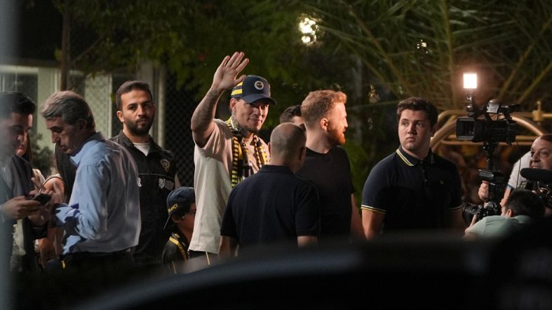 Fenerbahçe’nin yeni kalecisi Ederson, İstanbul’a geldi