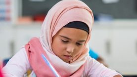 Avusturya’da  14 yaş altındakiler için okullarda başörtüsü yasağı