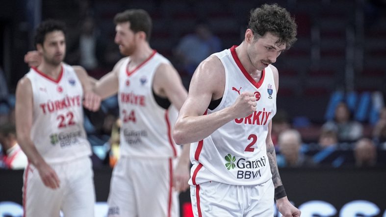 12 Dev Adam yarı finalde Yunanistan karşısında