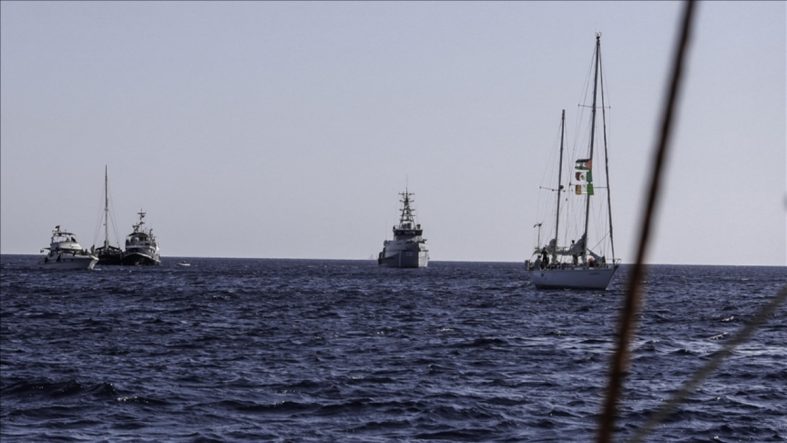 Sumud Filosu'nda bir tekneyi su bastı