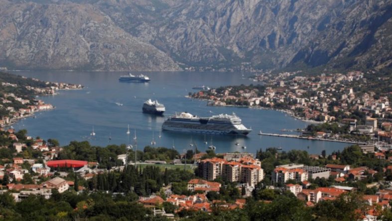 Karadağ'dan Türk vatandaşlarına 'hızlandırılmış vize' kararı