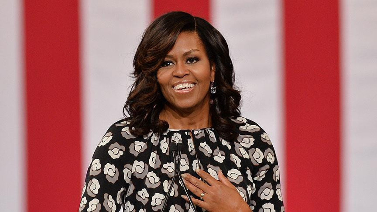 Michelle Obama’ya göre ABD bir kadın başkana hazır değil