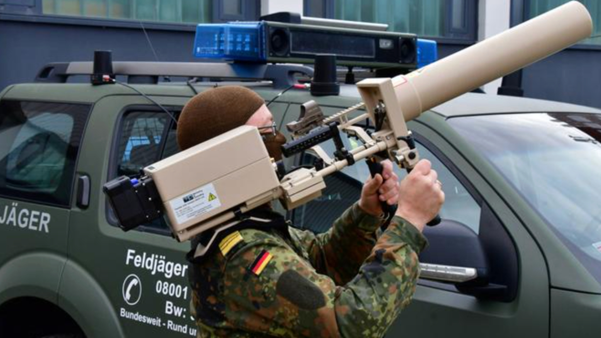 Almanya’da havalimanları için 100 milyon euroluk drone savunması