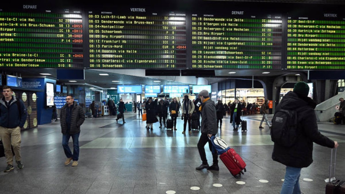 Belçika’da 3 günlük grev hayatı felç etti